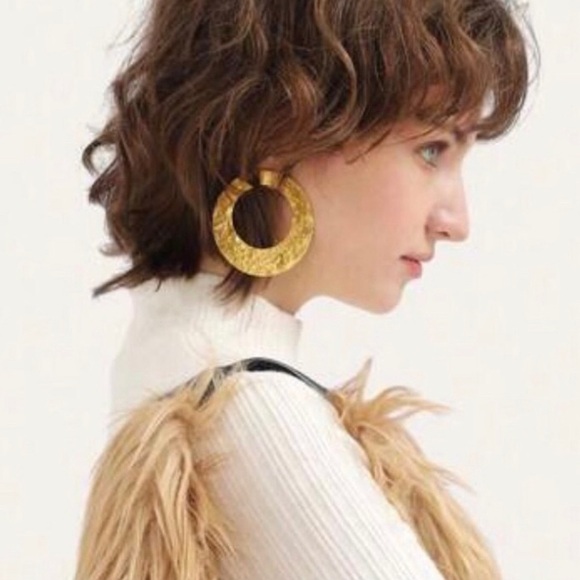 Oversized Flat Hoops - Picture 4 of 16
